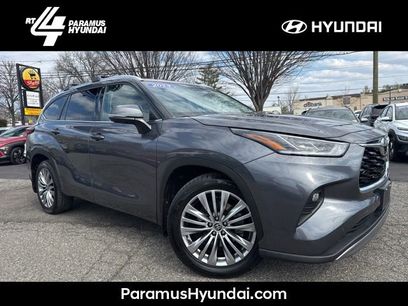 Used 2023 Toyota Highlander Platinum