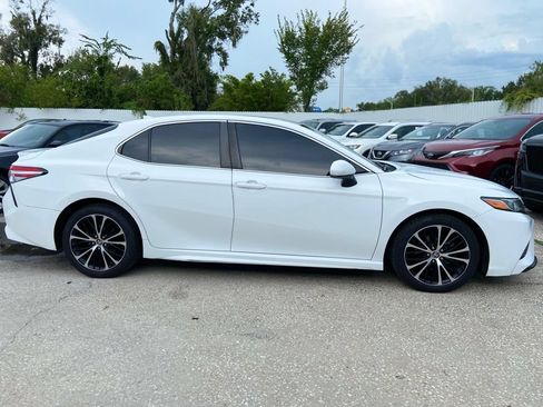 Used 2020 Toyota Camry SE AWD/4WD image 6