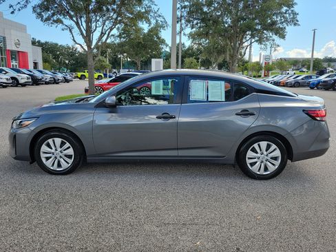 Certified 2025 Nissan Sentra S FWD image 9