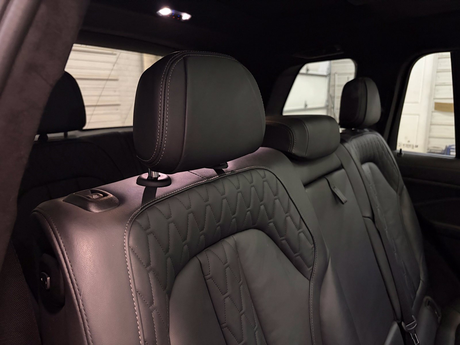 Used 2021 BMW X7 M50i AWD/4WD image 34