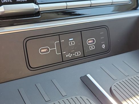 Used 2025 Hyundai Santa Fe SEL image 26