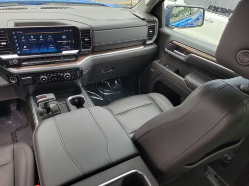 Used 2025 Chevrolet Silverado 1500 RST w/ Convenience Package II RWD image 18