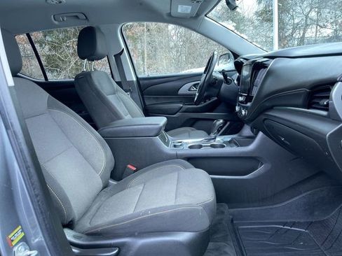 Used 2020 Chevrolet Traverse LT image 26