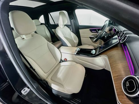 Used 2024 Mercedes-Benz GLC 300 4MATIC image 32