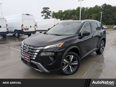 Used 2024 Nissan Rogue SL w/ SL Premium Package image 1