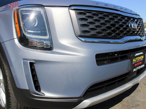 Used 2021 Kia Telluride LX FWD image 5