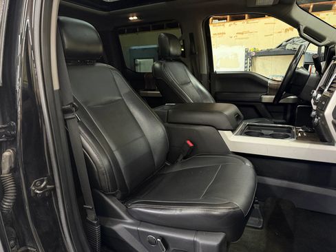Used 2017 Ford F250 Lariat w/ Lariat Ultimate Package AWD/4WD image 14