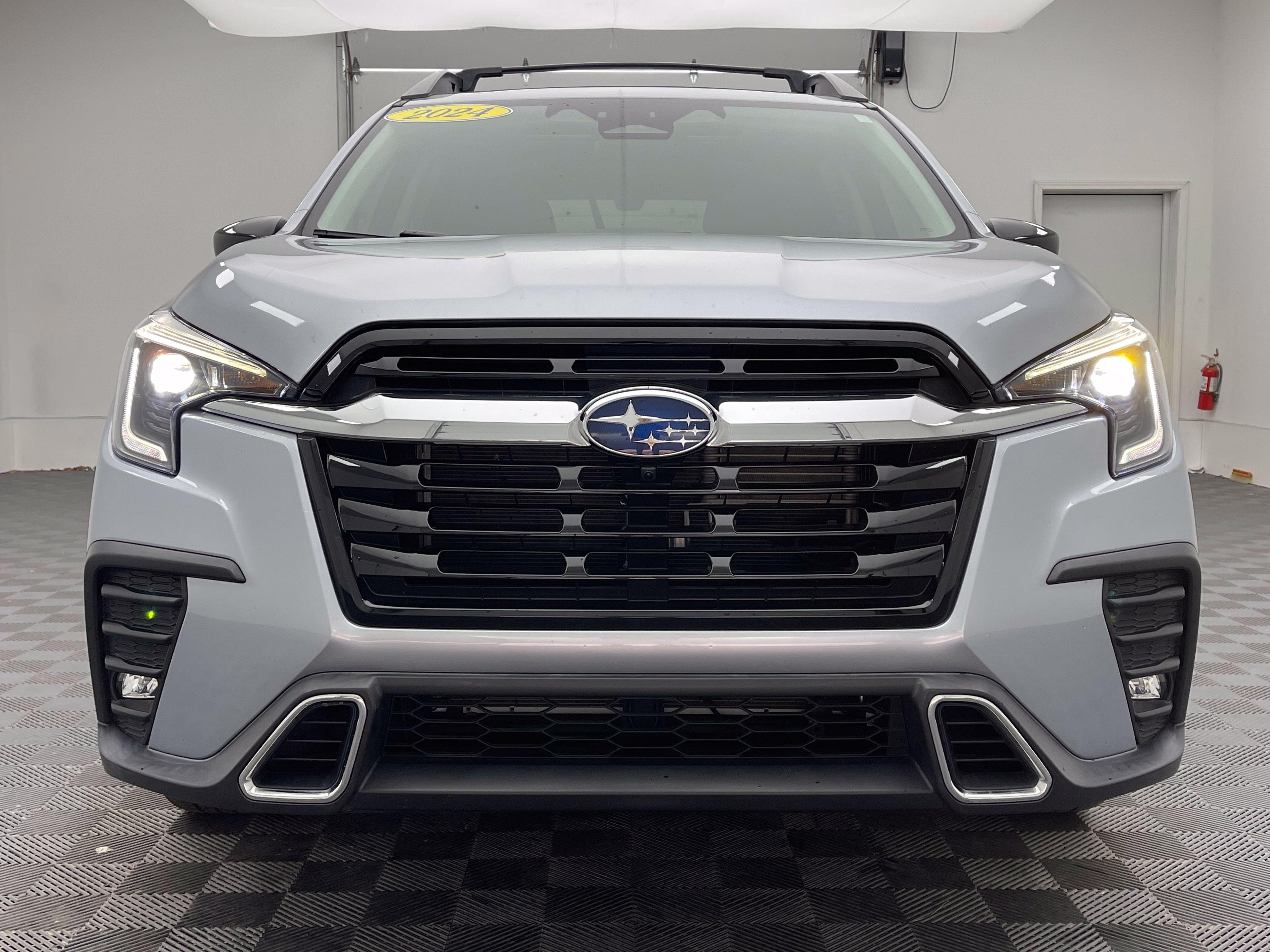 Used 2024 Subaru Ascent Touring AWD/4WD image 15