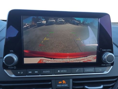 Used 2025 Nissan Altima 2.5 SV image 19