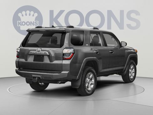 Used 2022 Toyota 4Runner SR5 Premium w/ Moonroof Package AWD/4WD image 2