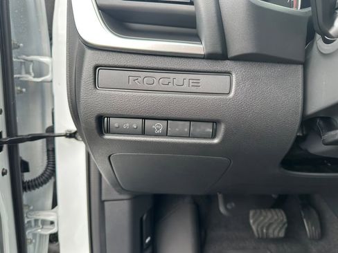 New 2025 Nissan Rogue S image 15