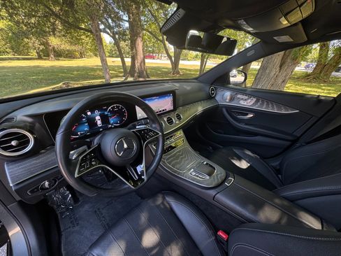 Used 2021 Mercedes-Benz E 350 4MATIC Sedan w/ Premium Package image 10