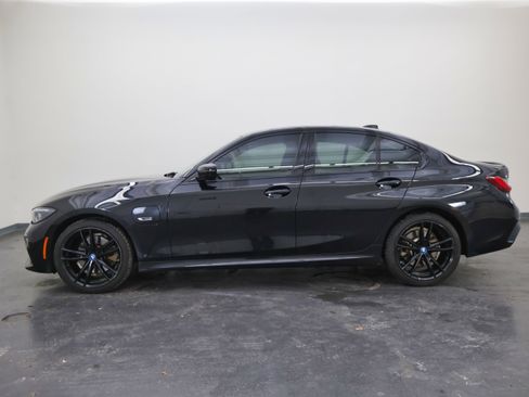 Used 2022 BMW 330e xDrive w/ M Sport Package image 6