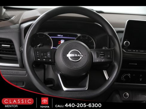 Used 2023 Nissan Rogue S AWD/4WD image 7