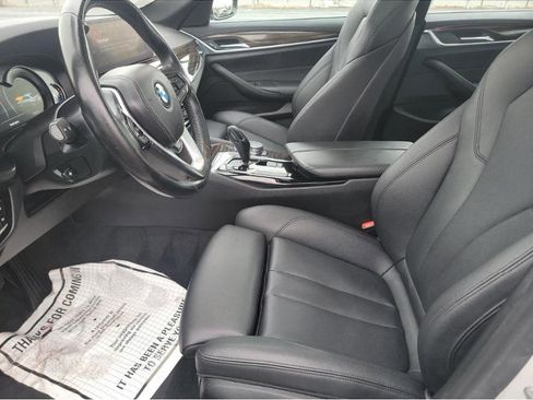 Used 2018 BMW 530i xDrive w/ Premium Package image 10