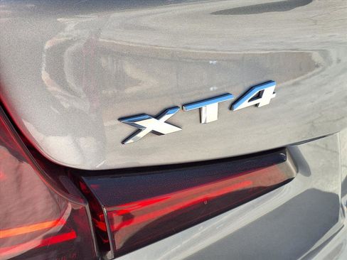 Used 2023 Cadillac XT4 Premium Luxury image 9