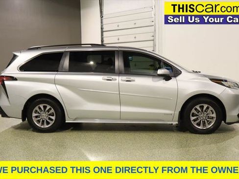 Used 2021 Toyota Sienna LE FWD image 11