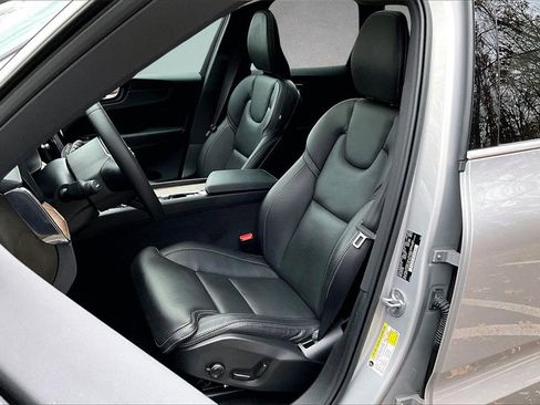 Certified 2023 Volvo XC60 B5 Ultimate image 21