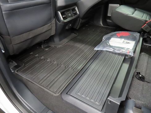 Used 2025 Ford F250 Platinum image 54