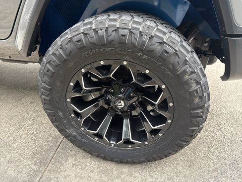 Used 2021 Jeep Wrangler Unlimited Sahara AWD/4WD image 19
