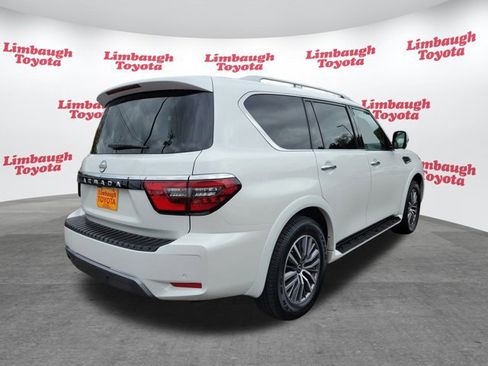 Used 2024 Nissan Armada SL w/ Captain's Chairs Package image 32