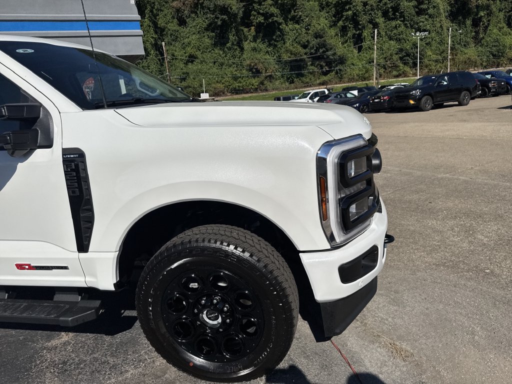 New 2025 Ford F250 Lariat w/ Lariat Ultimate Package AWD/4WD image 2