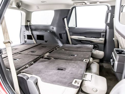 Used 2019 Ford Expedition XLT w/ Equipment Group 202A RWD image 36