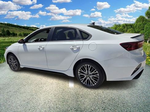 Used 2023 Kia Forte GT-Line w/ GT-Line Technology Package image 5