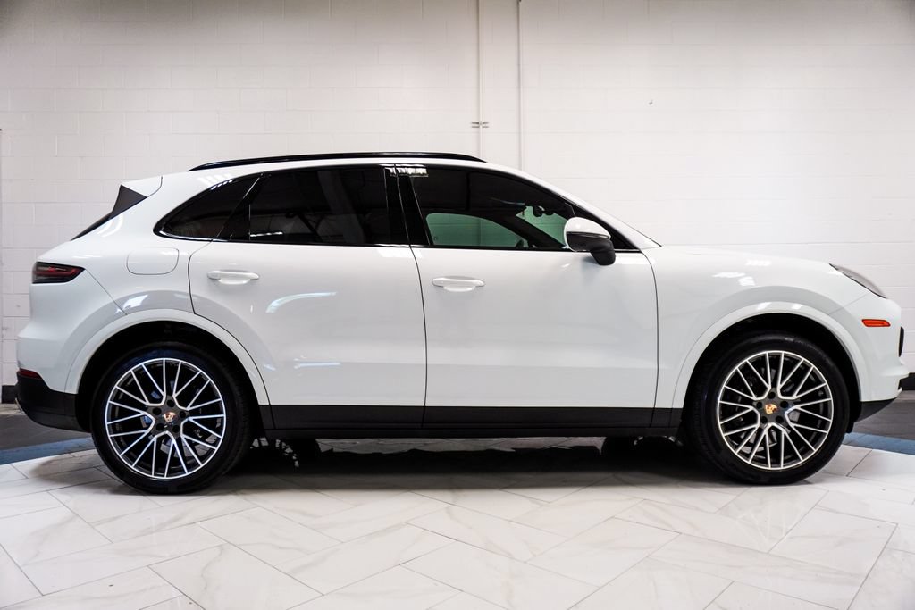 Used 2023 Porsche Cayenne AWD/4WD image 36
