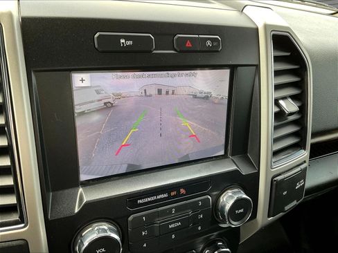 Used 2019 Ford F150 Lariat w/ Trailer Tow Package RWD image 15