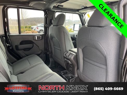 New 2025 Jeep Gladiator Sport AWD/4WD image 23