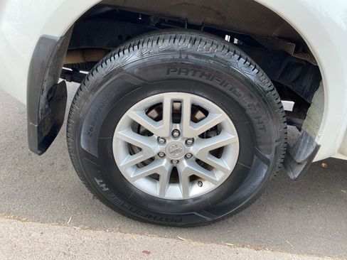 Used 2017 Nissan Frontier SV w/ SV Value Truck Package image 19