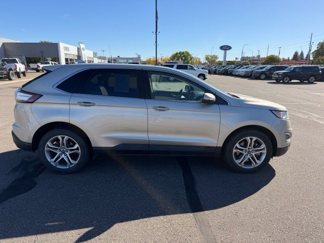 Used 2018 Ford Edge Titanium w/ Equipment Group 302A AWD/4WD image 11