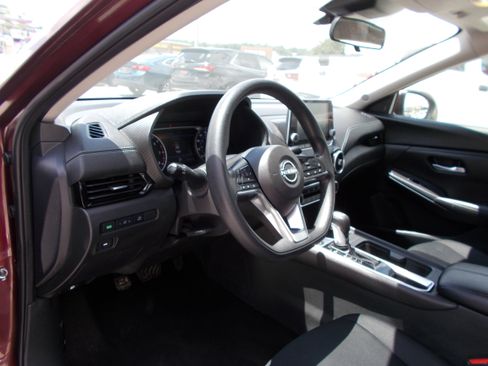 Used 2024 Nissan Sentra SV FWD image 12