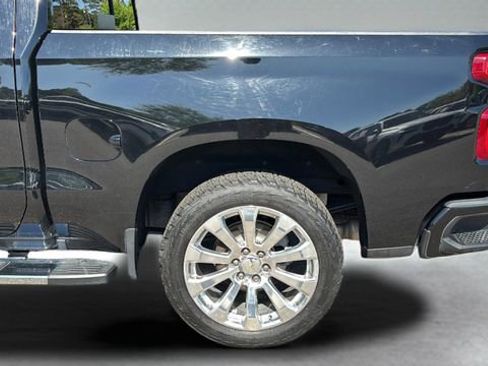 Used 2021 Chevrolet Silverado 1500 High Country w/ Technology Package image 36