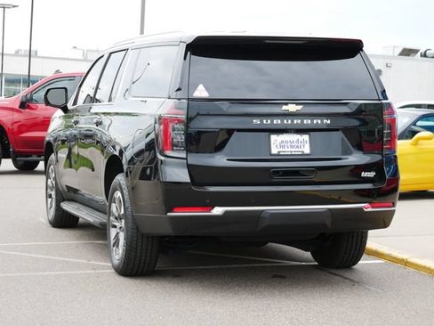 Used 2025 Chevrolet Suburban LS AWD/4WD image 6