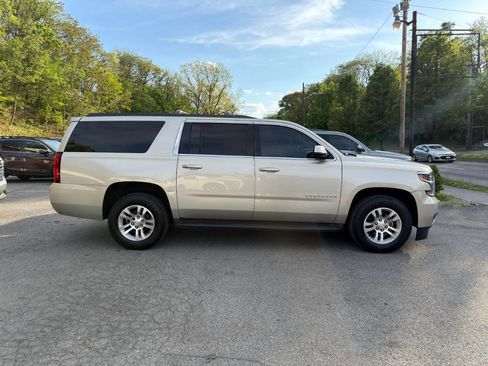 Used 2015 Chevrolet Suburban LT AWD/4WD image 4