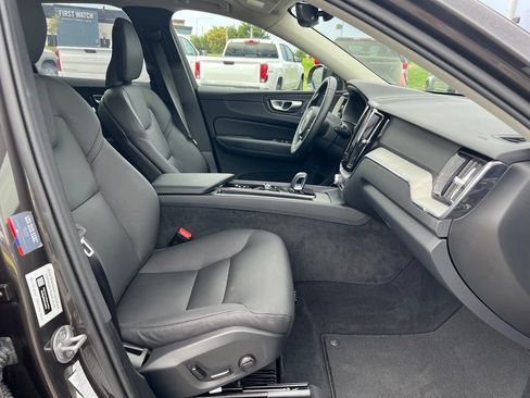 Used 2025 Volvo XC60 B5 Plus w/ Climate Package AWD/4WD image 13