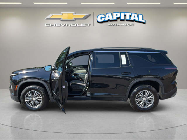 Used 2026 Chevrolet Traverse LT w/ Driver Confidence Package FWD image 2
