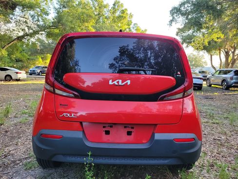 Used 2022 Kia Soul LX w/ Technology Package FWD image 12
