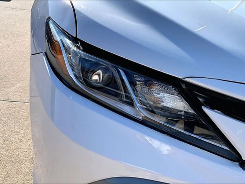 Used 2021 Toyota Camry LE image 20