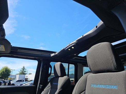 Used 2024 Jeep Wrangler Unlimited Rubicon 4xe w/ Technology Group AWD/4WD image 28