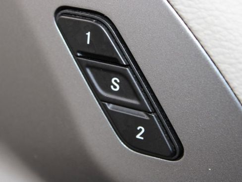 Used 2024 Chrysler Pacifica Touring-L FWD image 28