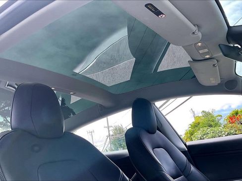 Used 2018 Tesla Model 3 Long Range RWD image 17