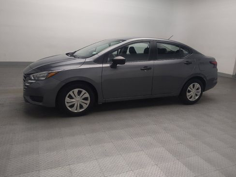 Used 2025 Nissan Versa S FWD image 2