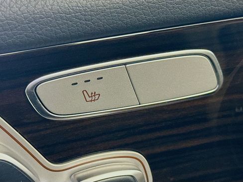 Used 2021 Mercedes-Benz GLC 300 GLC 300 image 21