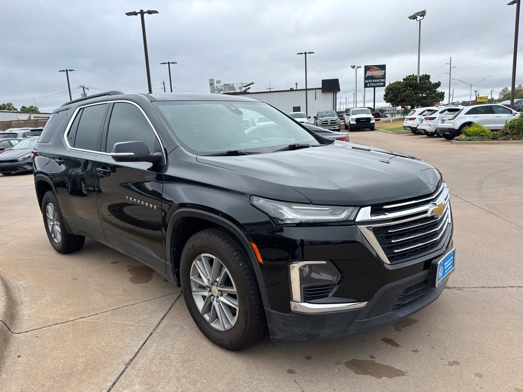 Used 2023 Chevrolet Traverse LT FWD image 3