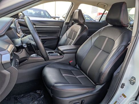 Used 2025 Nissan Altima 2.5 SR image 23