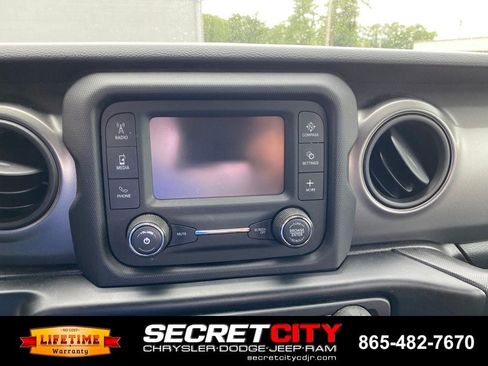 Used 2021 Jeep Wrangler Sport AWD/4WD image 16