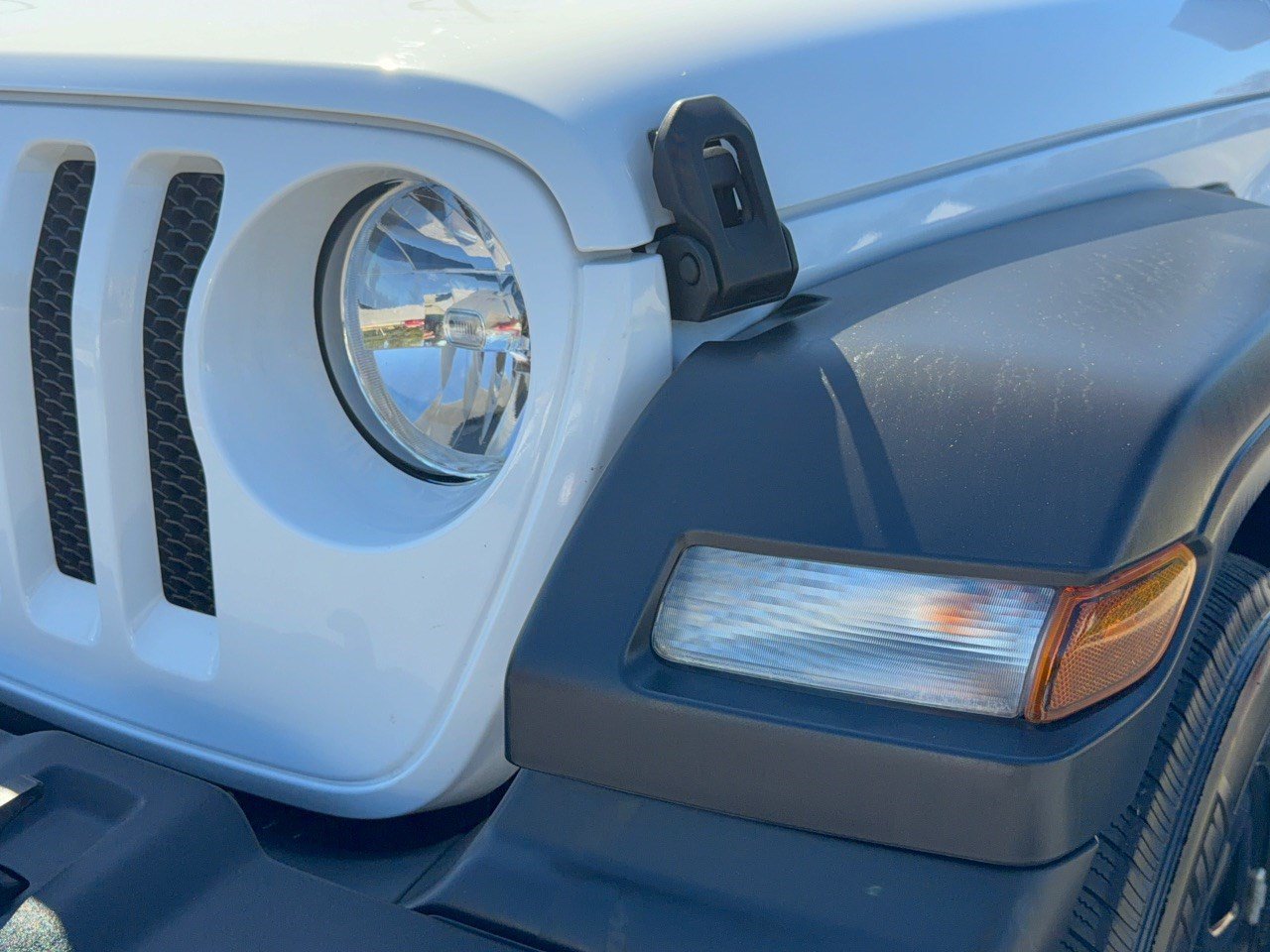 Used 2023 Jeep Wrangler Unlimited Sport AWD/4WD image 12